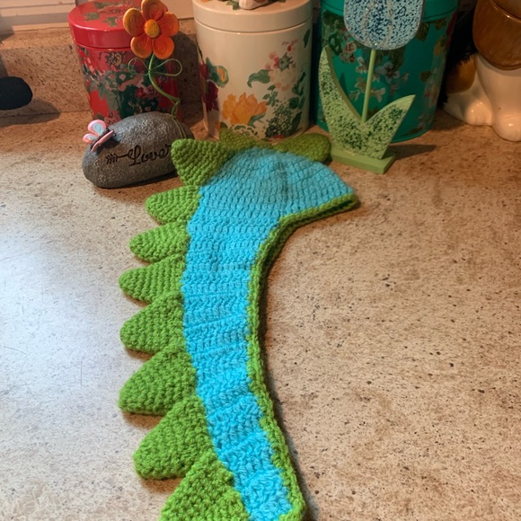 🦖 Newborn Dinosaur Hat Great For Pictures 🦖 - Picture 2 of 4
